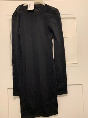 Black Long-Sleeve Mesh -Bodycon Dress. Size S